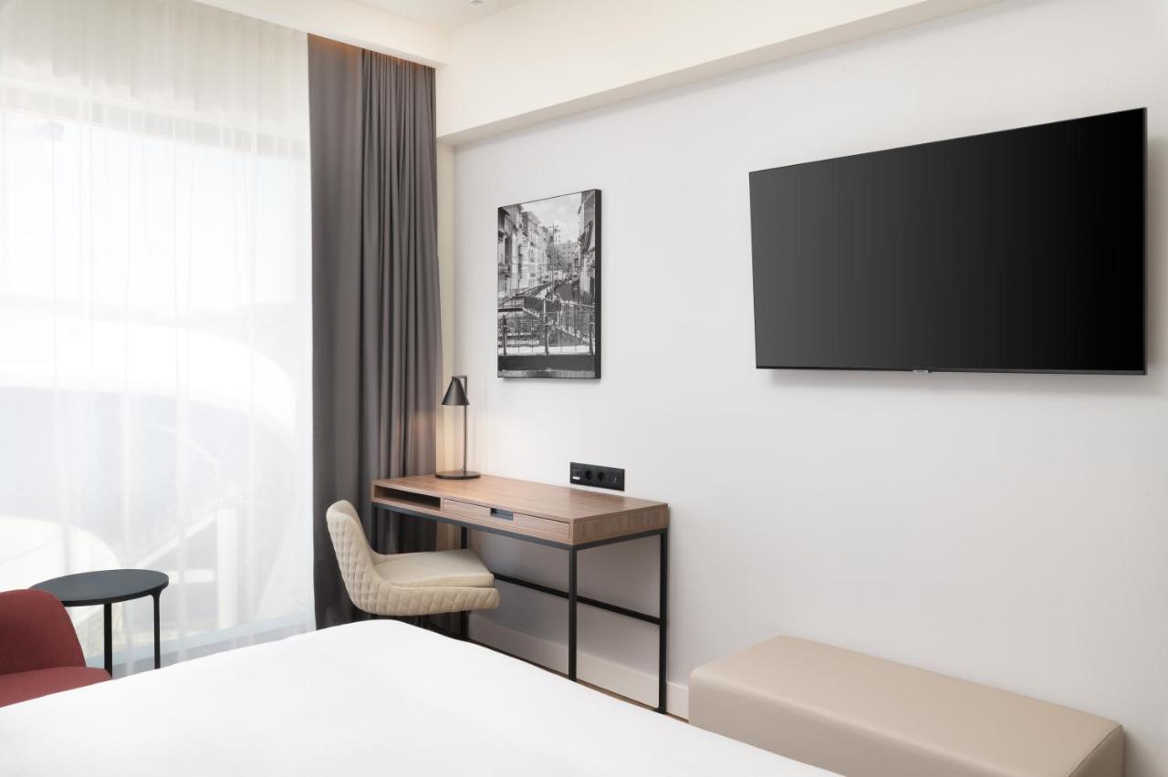 Radisson Blu Hotel, Cluj Exterior foto A room at the hotel