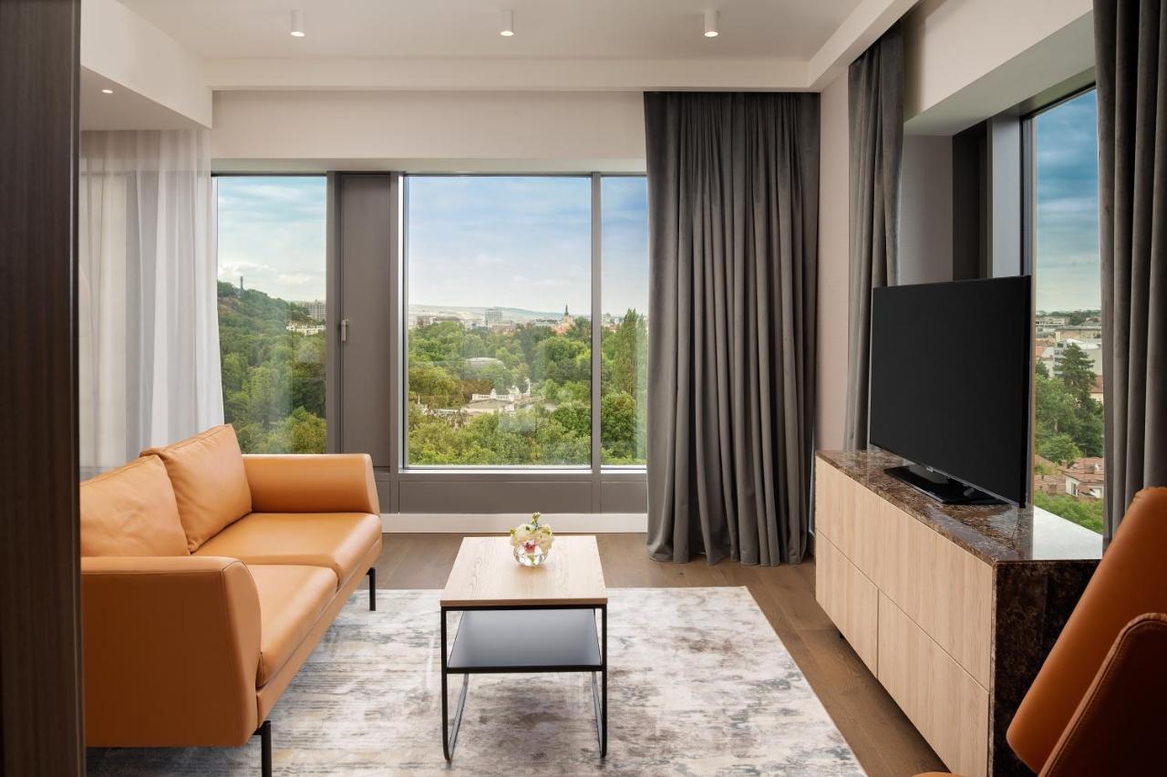 Radisson Blu Hotel, Cluj Exterior foto A living room at the hotel