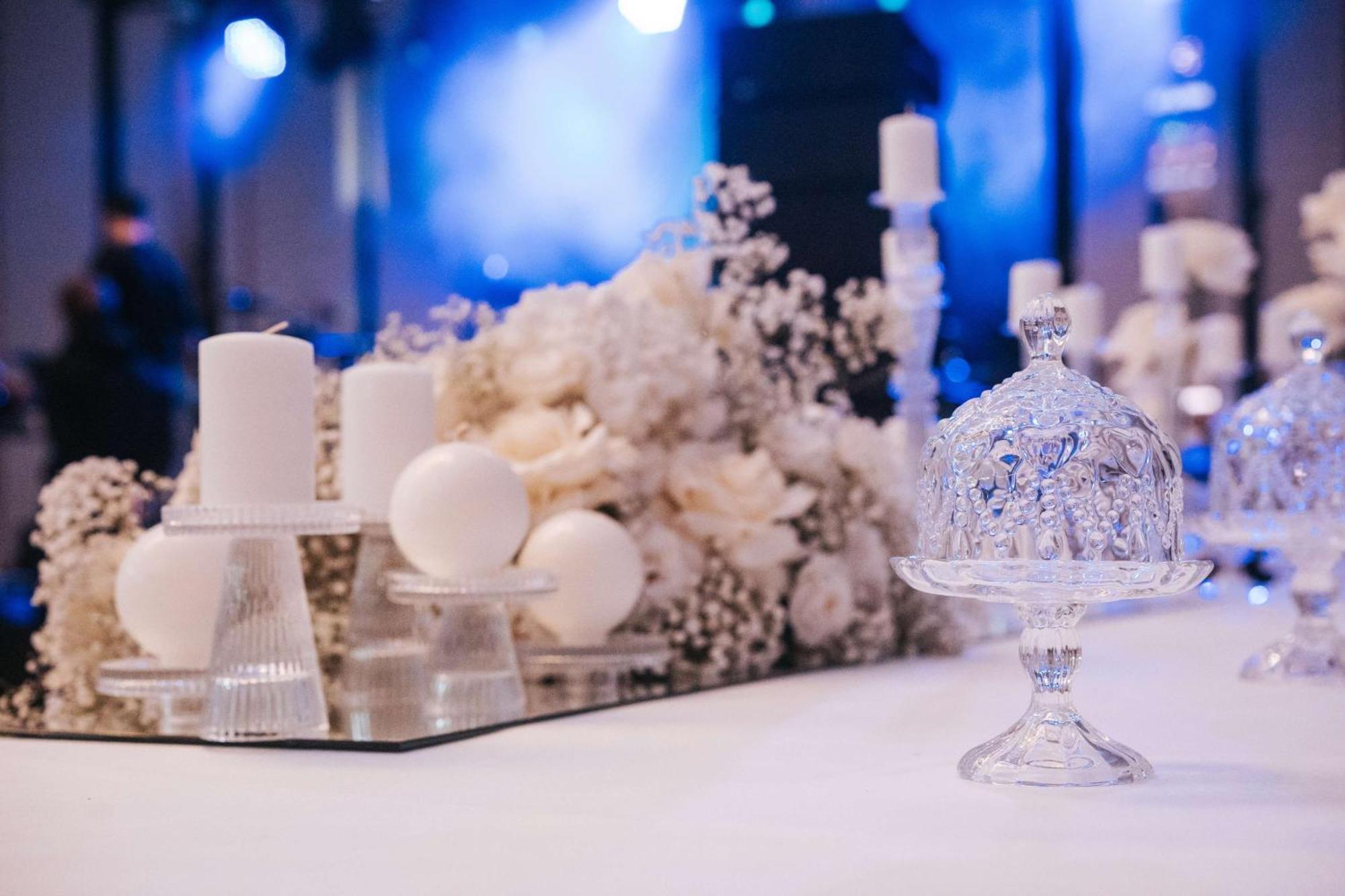 Radisson Blu Hotel, Cluj Exterior foto A table decorated for a wedding