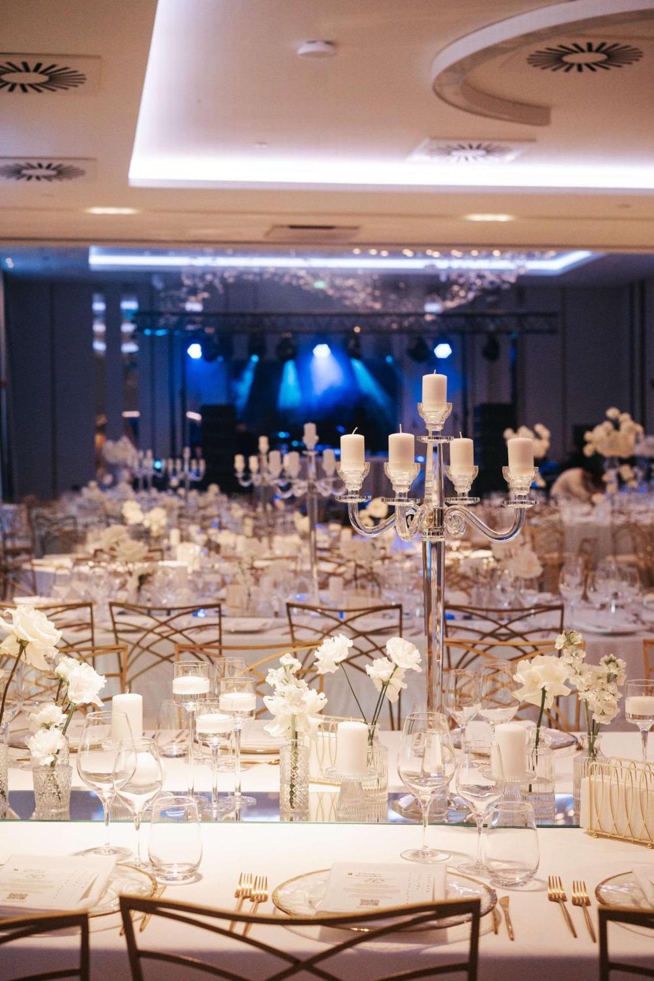 Radisson Blu Hotel, Cluj Exterior foto The ballroom at the 2016 awards ceremony
